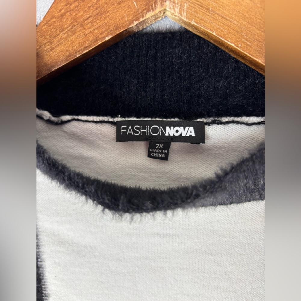 Fashion Nova 2X Wild Block Black and White Checkered Sweater Crop Choker Top - Picture 7 of 8